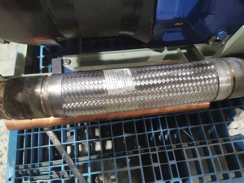 Industrial hose of metal